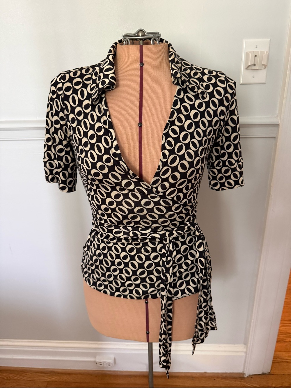 Diane Von Furstenberg Black and Cream Geometric Wrap Top
